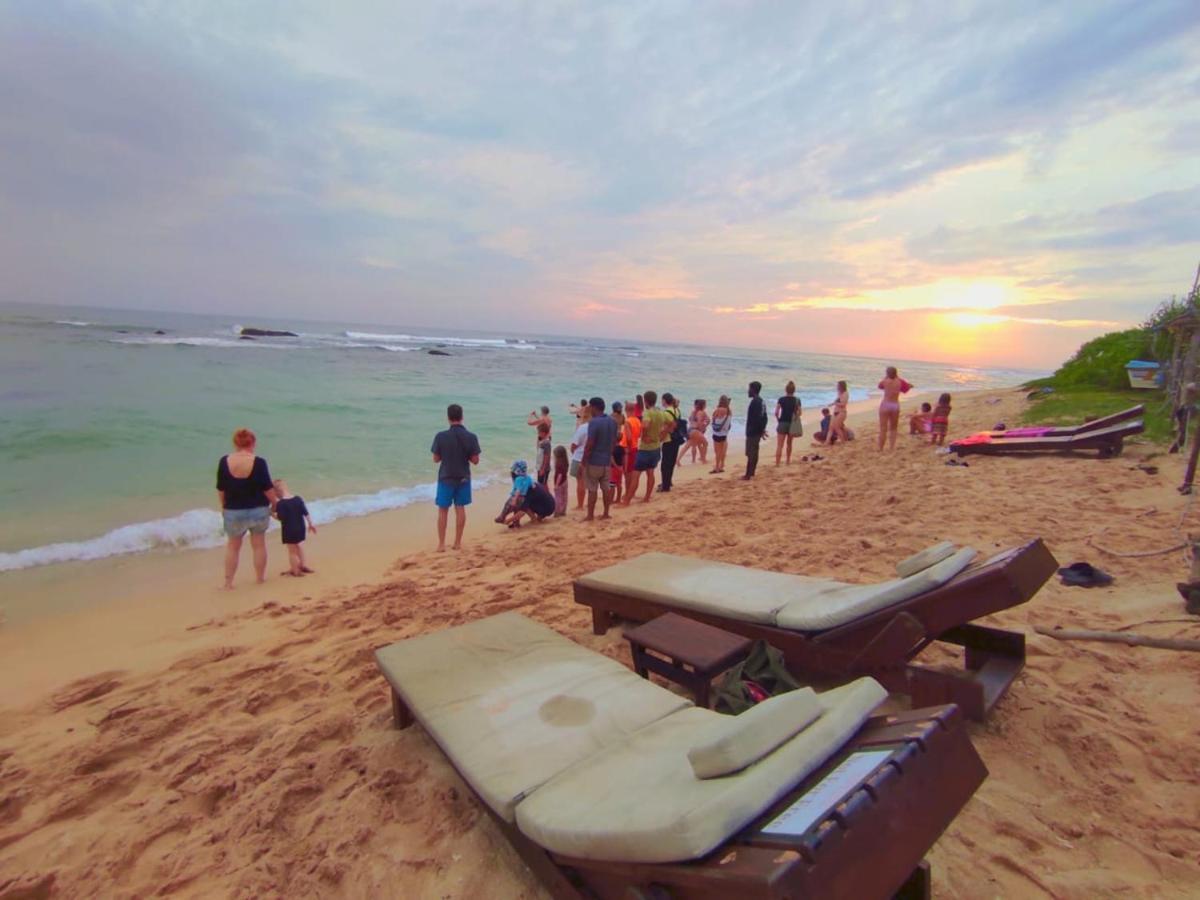 Blue Corals Beach Bungalow Matara Ngoại thất bức ảnh
