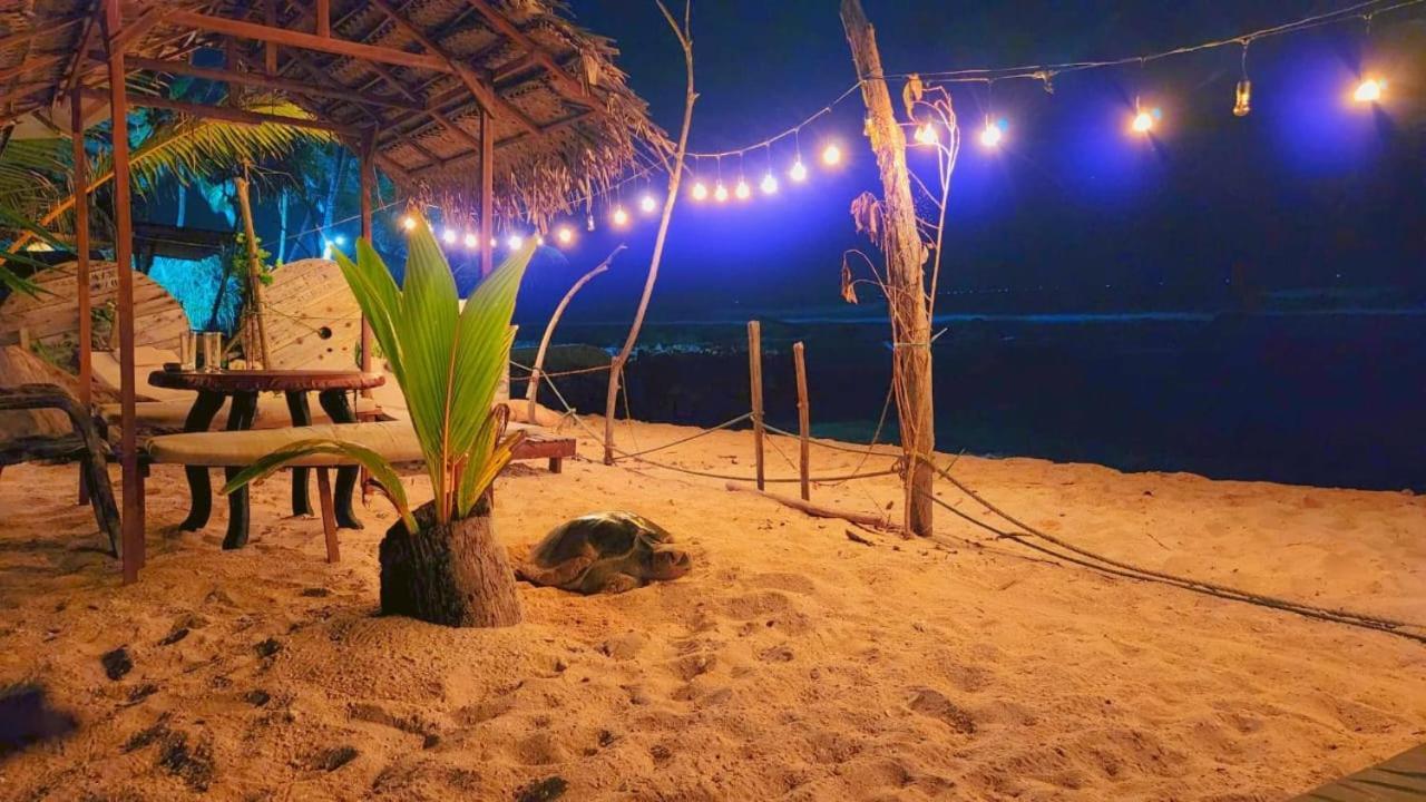 Blue Corals Beach Bungalow Matara Ngoại thất bức ảnh