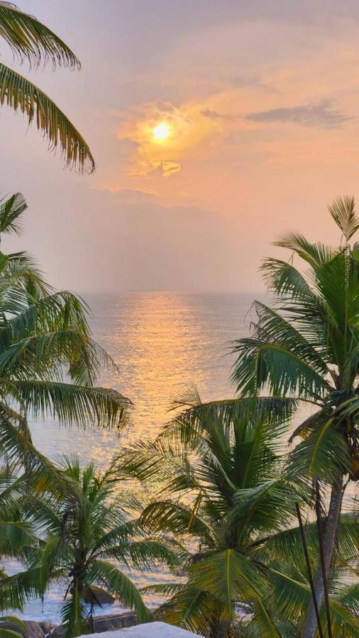 Blue Corals Beach Bungalow Matara Ngoại thất bức ảnh