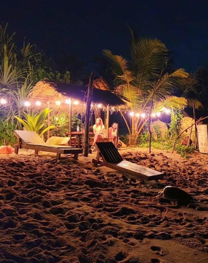 Blue Corals Beach Bungalow Matara Ngoại thất bức ảnh