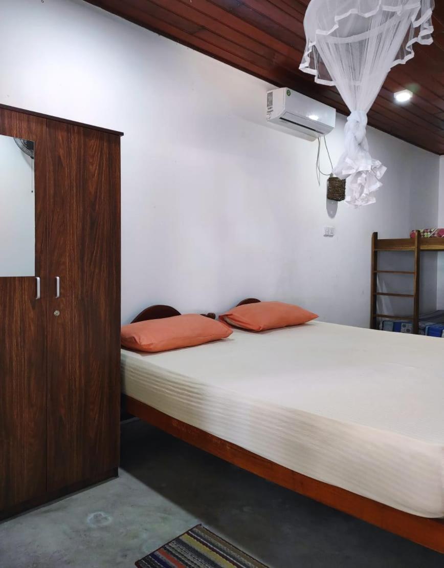 Blue Corals Beach Bungalow Matara Phòng bức ảnh