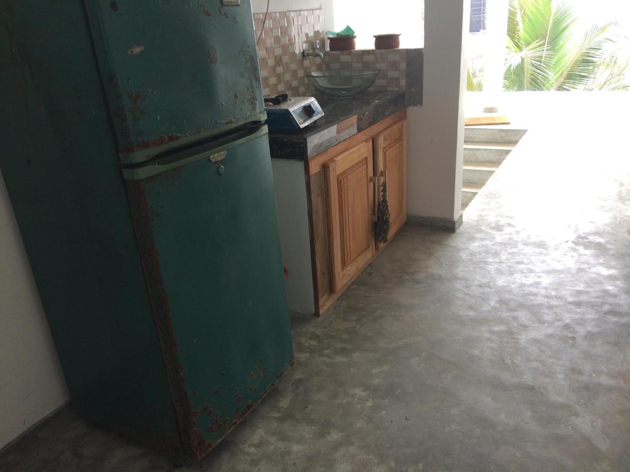 Blue Corals Beach Bungalow Matara Ngoại thất bức ảnh