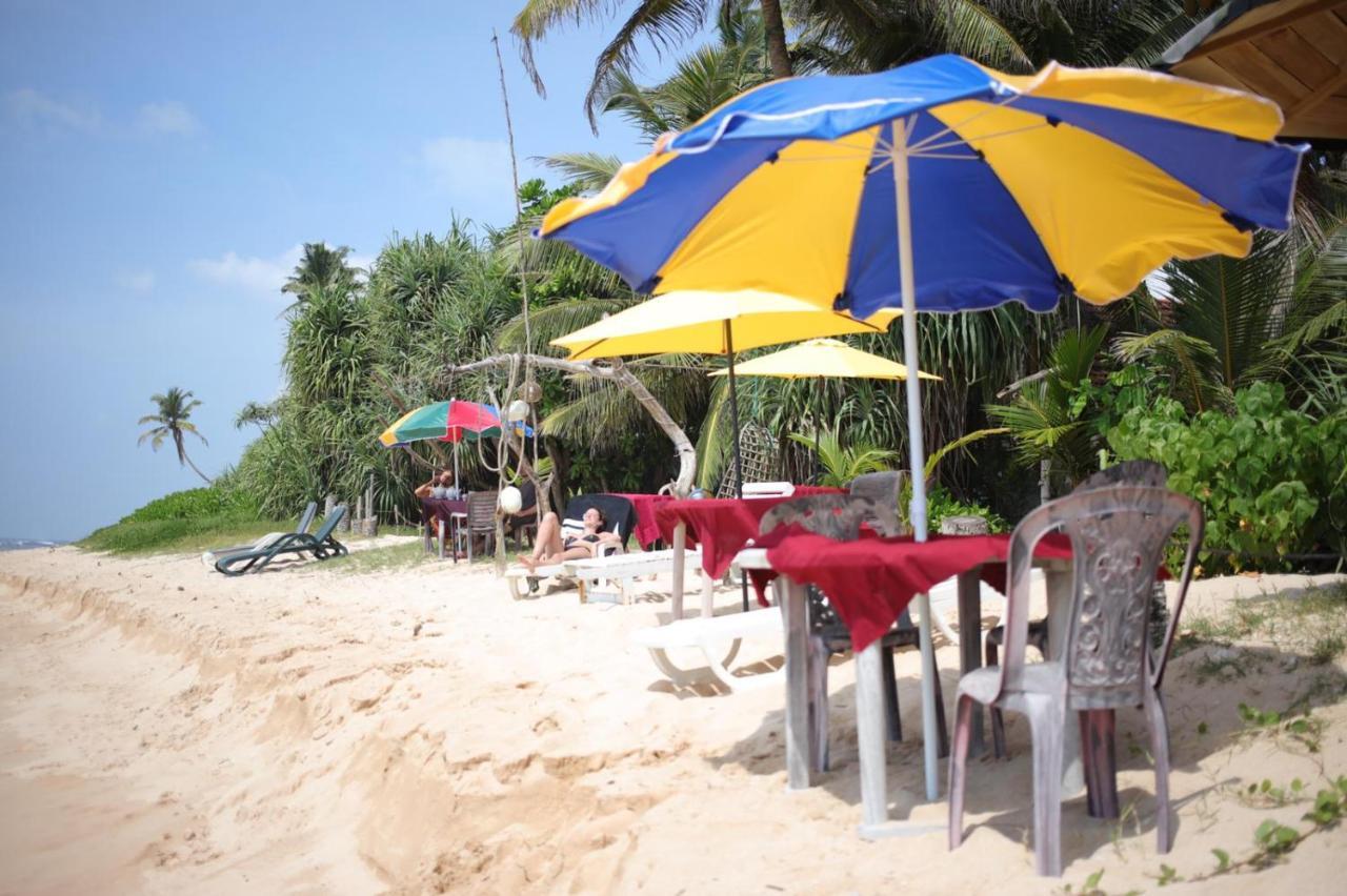 Blue Corals Beach Bungalow Matara Ngoại thất bức ảnh